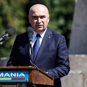 Premierul Ilie Bolojan a cerut tuturor instituțiilor din subordinea Guvernului să taie cu 20% cheltuielile, prin (…)