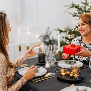 Sfaturi pentru curățenia de Crăciun eficientă + când să apelezi la servicii profesionale