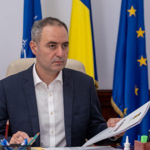 Taxă nouă pentru coletele Shein și Temu. Ministrul de Finanțe: „Va fi instituită cu ajutorul companiilor de curierat”