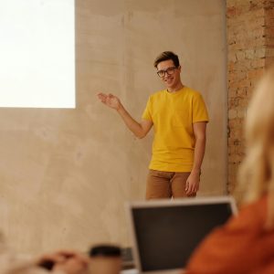 3 moduri neașteptate în care tehnicile de public speaking te ajută în viața de zi cu zi