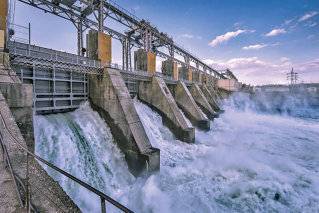 Bursă. Hidroelectrica reia devărsările pentru a continua golirea barajului Vidraru. „Populaţia este rugată să nu (…)