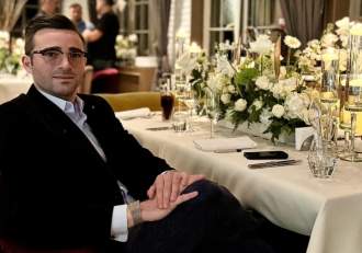 Radu Mazăre Jr. moștenește succesul tatălui în afaceri, dar nu și pasiunea pentru petreceri. Ce face în timpul (…)