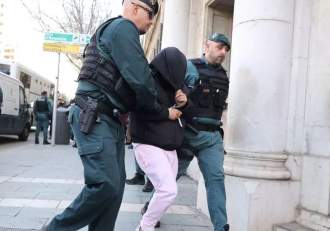 Halucinant! O minoră de 14 ani, vândută pe 5.000 de euro și cinci sticle de băutură. Unde a fost găsită adolescenta