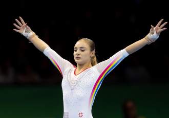 Sabrina Voinea, medalie de aur la sol, la Cupa Mondială de la Paris. Gimnasta româncă a urcat pe cea mai înaltă (…)