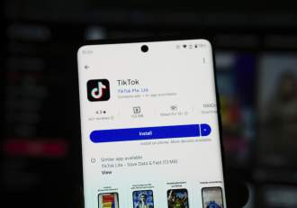 Un tată și-a ucis fiica în vârstă de 16 ani pentru că adolescenta a refuzat să își șteargă aplicația TikTok. Familia (…)