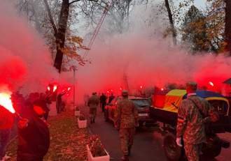 Momente emoționante la înmormântarea regretatului Emeric Ienei! Sicriul cu trupul neînsuflețit al antrenorului, (…)