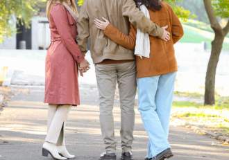 Triunghi amoros în showbiz! Iubitul unei artiste cunoscute e tatăl copilului unui fotomodel. Testul de paternitate a (…)