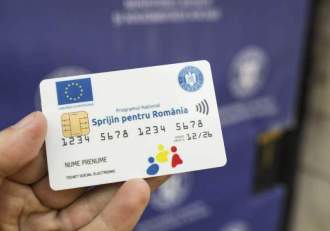 Vești bune pentru români! Se oferă din nou carduri sociale! Cine poate primi suma de 250 lei