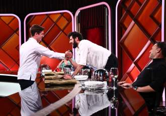 Chefi la cuțite, lider de audiență cu ediția de ieri. Chef Richard Abou Zaki i-a dat aseară cuțitul de aur lui Luca (…)