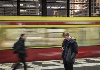 Biletele de tren se scumpesc din nou, pentru a treia oară în acest an. Câți bani vor scoate românii din buzunar (…)