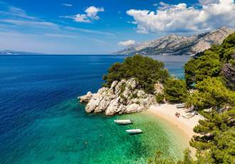 Orașul din Europa care te cucerește cu apa sa turcoaz și atmosfera mediteraneană. Este cunoscut pentru plajele sale (…)
