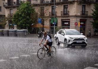 Meteorologii anunță furtuni puternice în România! 17 județe sunt sub cod galben