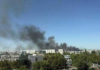 Incendiu de proporții într-un cartier de la marginea Bucureștiului! Focul se extinde cu o mare rapiditate