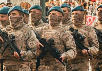 Oameni atacați de urși pe bandă rulantă, în Japonia! Armata a intervenit pentru a ajuta la prinderea animalelor