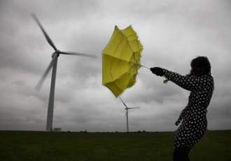 România, măturată de vânt puternic! ANM a emis cod galben și portocaliu