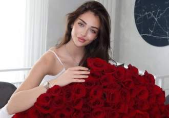 Andreea Bostănică, cadou de 300.000 euro! Influencerița a primit o mașină de lux | FOTO