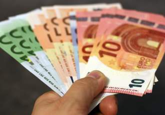 Petrecerile private, în vizorul ANAF. Cheltuielile pentru nunți și botezuri vor trebui comunicate