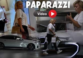 Maşina nouă îi dă bătăi de cap Corneliei Rednic! S-a chinuit să-şi parcheze bolidul de peste 80 de mii de euro | (…)