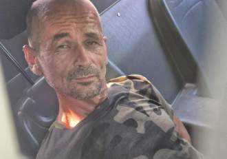 Criminalul din Teleorman, trimis în judecată! Bărbatul și-a ucis trei rude cu un topor și le-a scos cadavrele în stradă