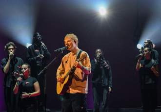 Ed Sheeran, mărturisiri despre problemele din căsnicia cu soția lui, în noul său album. Cei doi formează un cuplu de (…)