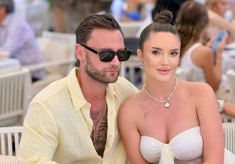 Cum a arătat tortul de la nunta lui Cristian Vâlcan și a soției lui, Izabela. Radu Vâlcan a ținut un discurs (…)