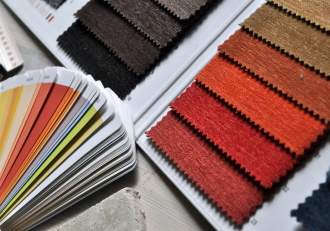 Culoarea anului 2026 este Cloud Dancer. Cum o porți în ținute ca să atragi norocul