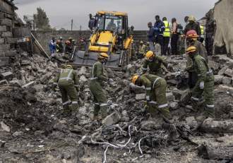 O nouă tragedie aviatică! Cel puțin șase persoane au murit după ce un avion s-a prăbușit peste mai multe case | FOTO