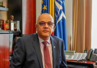 Românii, sfătuiți să facă provizii pentru 10 zile! Raed Arafat: „Să aibă alimente, bani cash”