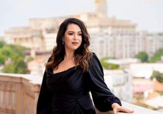 Imagini de colecție cu Oana Roman la ședința foto de Crăciun! Nu te-ai fi gândit ce a urmat după asta