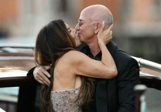 Cum arată și cât costă hotelul la care s-au cazat Jeff Bezos și Lauren Sanchez, în Veneția! Miliardarul a făcut (…)