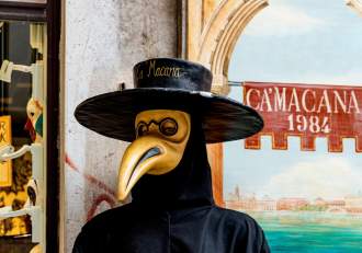 Cele mai cunoscute tradiții respectate de toată lumea, fără să știe ce semnifică. De ce se poartă, de fapt, negru la (…)