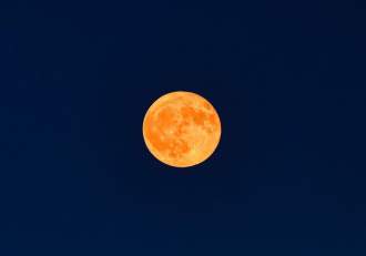 Calendarul fazelor lunii in iulie 2025. Lună Plină pe data de 10 iulie, când e Luna Nouă