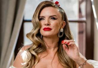 Marcela Fota, în cabinetul medicului estetician. Ce intervenție și-a făcut artista: „Momentan voi sta cu fața acoperită”