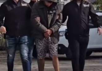 Tânărul care ar fi agresat sexual și ucis o femeie, din Constanța a fost adus în fața instanței de judecată. Se (…)