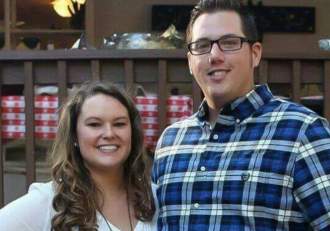 Copil de 2 ani, găsit lângă părinții morți încercând să se joace cu ei! Credea că mama și tatăl lui dorm