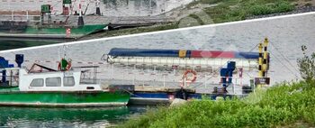 Un bac s-a scufundat în Dunăre, cu tot cu un camion. Oamenii din zonă acuză ilegalități