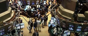 Companiile chineze se retrag din bursele americane și aleg Hong Kong
