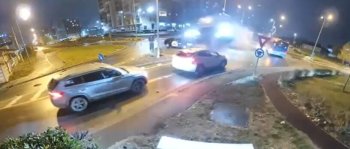 Imagini șocante de la accidentul de la accidentul de pe Oneștilor. Mașina zboară peste alte mașini aflate în trafic