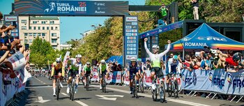 Cesare Chesini a câștigat Turul României 2025. Cine sunt câștigătorii tricourilor puse la bătaie