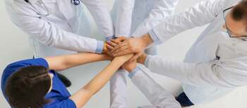 Pacienții oncologici pot beneficia de un sprijin financiar pentru servicii de recuperare; înscrierile, pe site-ul ASSMB