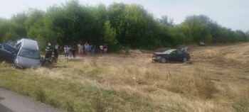 Patru copii și trei adulți, răniți într-un carambol cu patru mașini