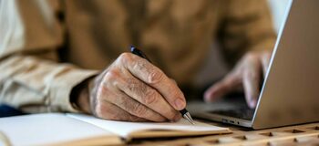 Românii care pot ieși mai devreme la pensie. Legea le recunoaște și perioadele fără contribuție