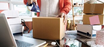 Lovitură pentru Temu și Shein. UE renunță mai repede la scutirea de taxe pentru coletele mici din China