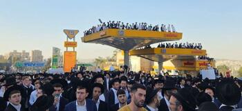 Gest extrem la protestele masive din Israel împotriva serviciului militar obligatoriu. Scandal pe tema interzicerii (…)