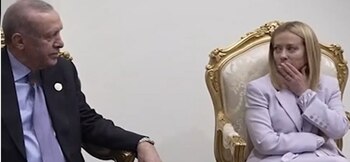 Erdogan vrea s-o convingă pe Georgia Meloni să renunţe la fumat. Răspunsul care provoacă „fiori” al premierului Italiei