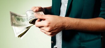 Țările care câștigă milionari în 2025. Cine este pe primul loc în Europa la capitolul pierderi