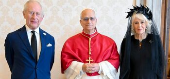 (VIDEO) Regele Charles se roagă public cu Papa. Un gest istoric la aproape 500 de ani de la despărțirea Bisericii (…)