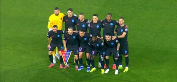 FCSB, învinsă de Steaua Roșie Belgrad în superioritate numerică, scor 0-1