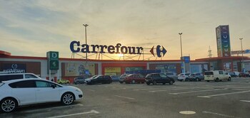 Gigantul Carrefour rupe tăcerea după zvonurile privind plecarea din România. „Am făcut alegerea corectă”