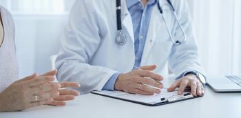Medic din Franța, acuzat că ar fi agresat sexual 65 de paciente
